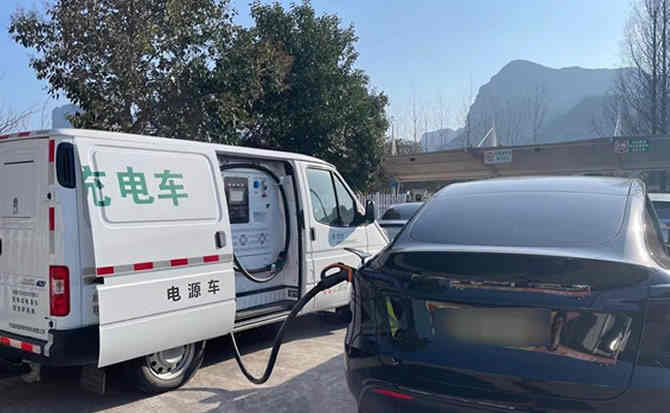 昌宁汽车搭电