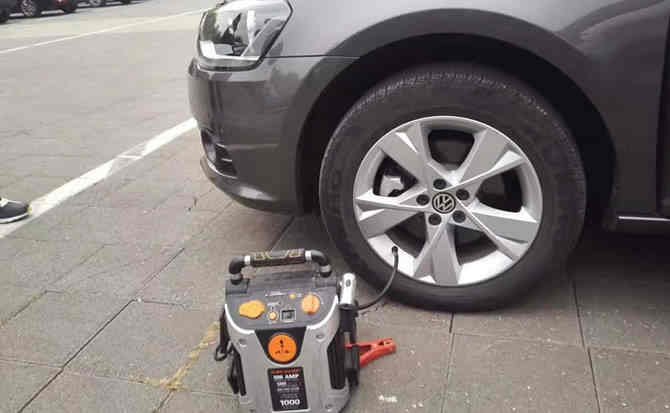 昌宁汽车搭电案例
